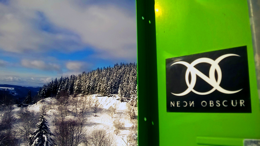 04_neon_obscur_sticker