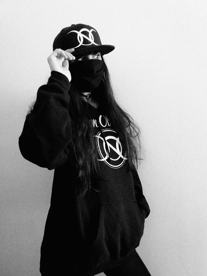 03_neon_obscur_cap_02