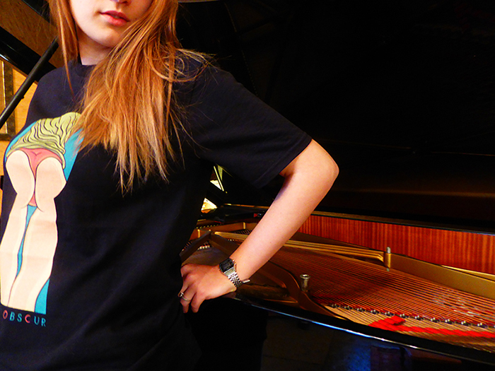 03_neon_obscur_keyhole_02