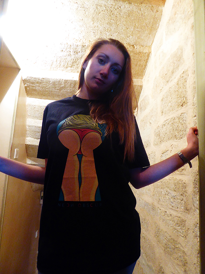 06_neon_obscur_keyhole_04