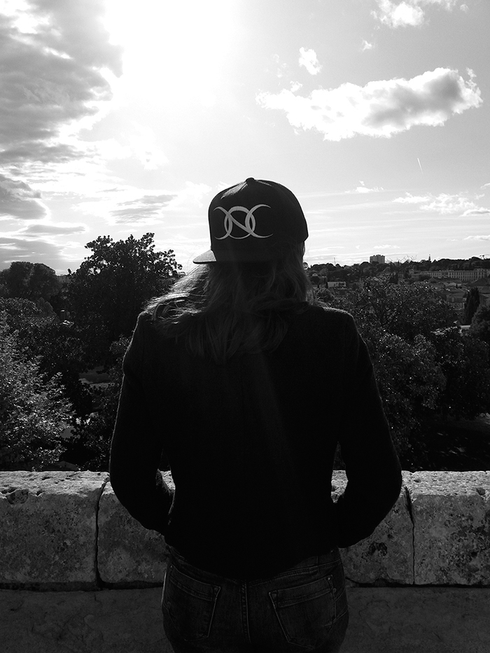 08_neon_obscur_cap_01