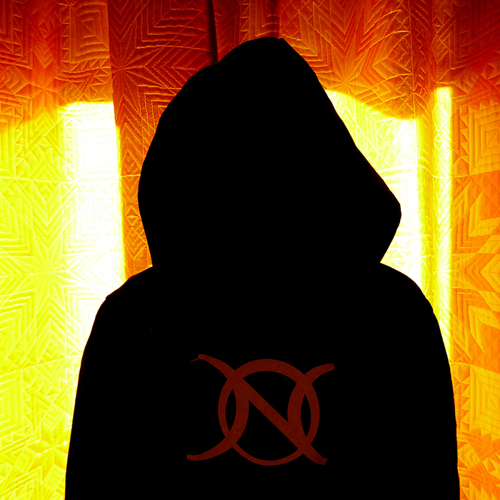 max_nevan_neon_obscur_photo_01_700